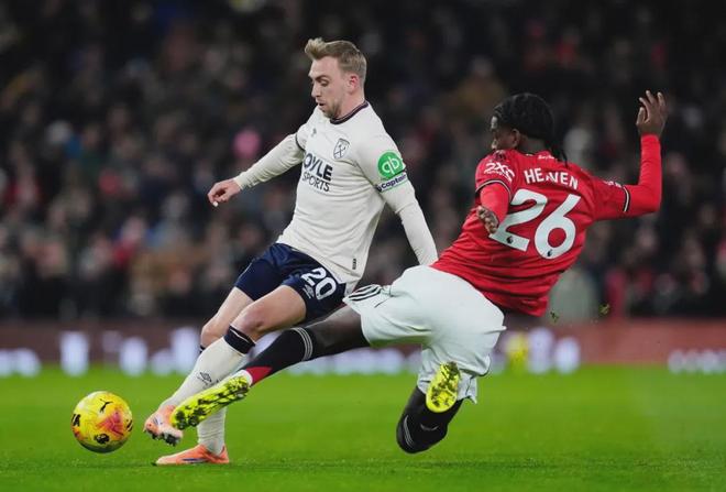 17岁逆转中国名将！张本美和野心勃发，2比1力克对手引热议（17岁张本美和2-1逆转中国名将，锋芒毕露引发热议）