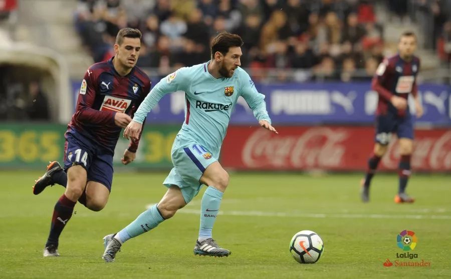 米体：泽林斯基本有望德比首发，但国家队赛后他出现身体问题（米体：泽林斯基预计德比先发，但国家队赛后出现身体不适）