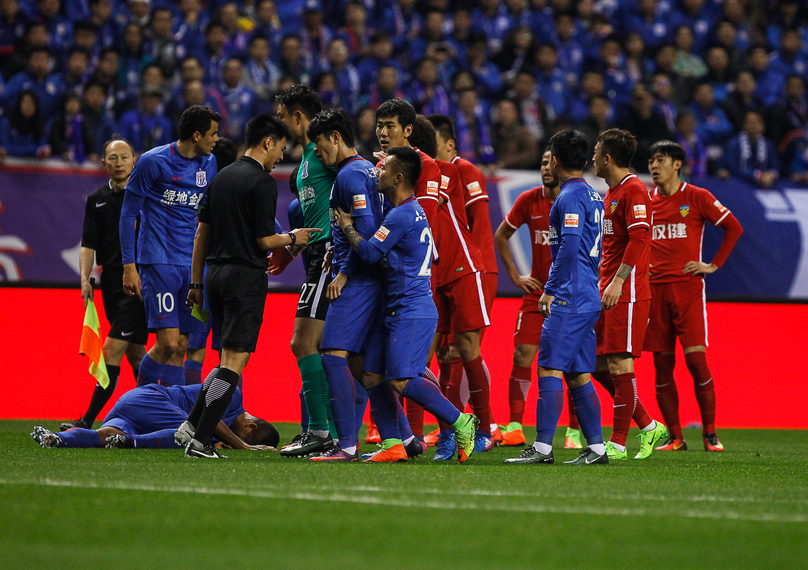 周日西甲裁判：胡安-马丁内斯执法皇马，阿尔韦罗拉执法巴萨（周日西甲裁判安排：胡安-马丁内斯吹罚皇马，阿尔韦罗拉吹罚巴萨）