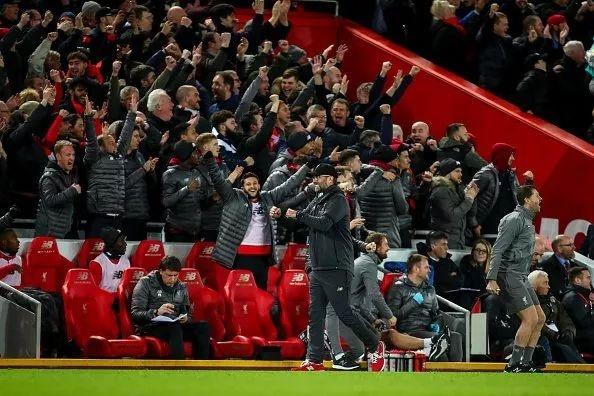 米兰总监：迈尼昂没索要800万年薪，续约谈判在积极推进中（米兰总监：迈尼昂并未提出800万年薪要求，续约谈判正积极推进）