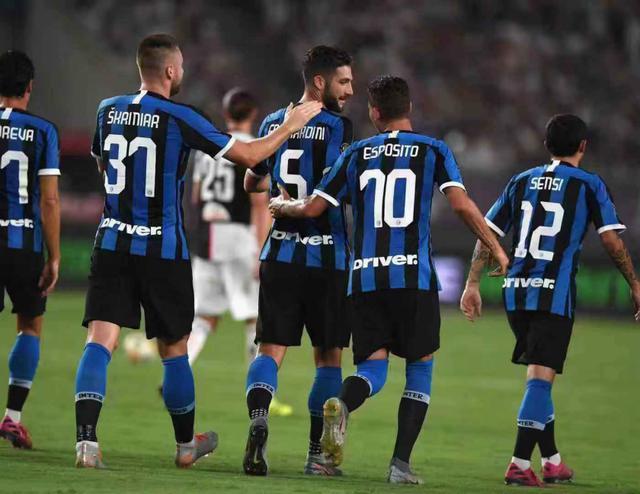 加蓬前锋布安加：我在美职联度过出色赛季，希望获非洲杯首球（加蓬射手布安加：美职联赛季表现抢眼，盼在非洲杯收获处子球）