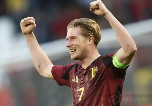 2025中足联颁奖会：国安前锋法比奥获中超最佳射手奖（2025中足联年度颁奖：国安前锋法比奥荣膺中超金靴）